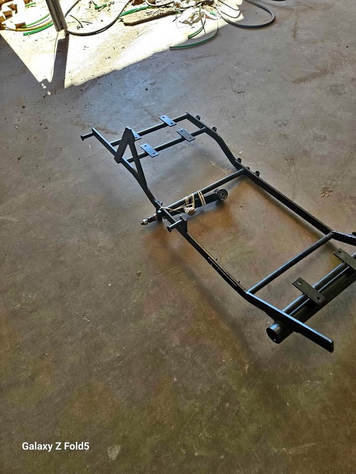 Sidecar frame swing arm and axle